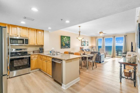 Beachfront 3BR Condo! Free Beach Chair Service! by Dolce Vita Getaways PCB!